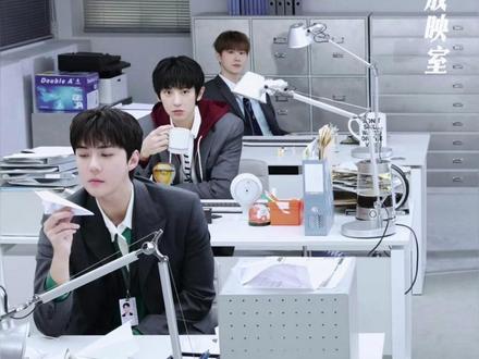 职场风也如此貌美#EXO #台历 #张艺兴 #吴世勋 #朴灿烈