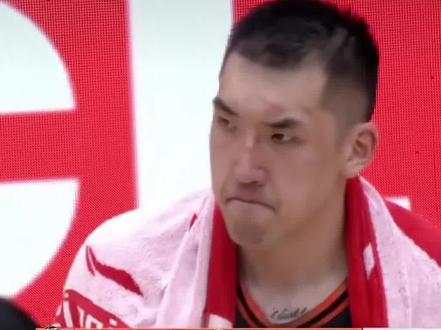 山东高速大败上海久事,就此结束本赛季,就这场球而言全队打的唯唯诺诺,赛前没做好准备吧。非常窝囊,沮丧。没有一点火力。