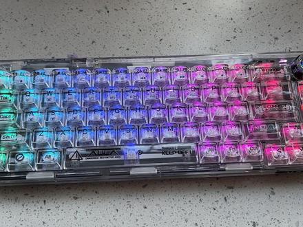 家境贫寒也可以晶莹剔透!狼蛛F68透明三模机械键盘首发399送pad#机械键盘 #好物推荐🔥 #客制化键盘 #游戏外设
