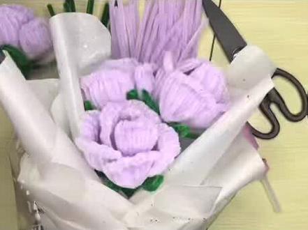 扭扭棒 扭扭棒花束玫瑰花篇第二弹来啦,快来@可以送给你的那个ta 吧#礼物推荐 #提升幸福感好物 #手工diy #爱手工爱生活 #手工 #vlog十亿流量扶持计划 #创意礼物