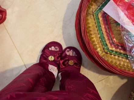 都睡着了,差点忘了,新婚夜当然要踩老公的鞋子啦