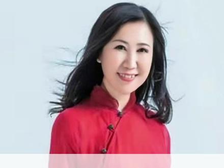 梦境解析与化解
――梦见亲人G世
梦见亲人过世,其实对亲人不太好,宇宙是由波组成的,意念也过去了。这个时候我们需要做正向心理暗示……
为亲人担忧,不如给亲人祝福。
允许自己做自己,也允许别人做别人!
#梦境 #心理 #心理暗示 @DOU+小助手