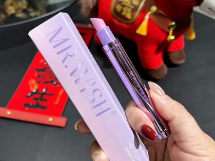 姐妹们,你要是经常做美甲,还老是长倒刺死皮的,就心愿先生家这款护甲精华笔,你可别错过,用完真的会一整个爱上#强烈推荐 #护甲 #护甲精华笔 #心愿先生 #仙女必备