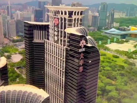 大中华老板黄世再上下班开直升机🚁来。大中华交易广场.