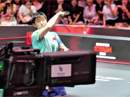 扔签名球的莎莎
#孙颖莎 #新加坡大满贯 #签名球 #正能量 #我的追星日记