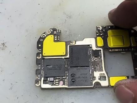 华为Nova11正常使用,或者是摔的,做完cpu u硬盘还是不开机的,可以看一下。电流表显示0~40或0~150。来回跳动。按照主板可以开机。有用的话可以给主播点个赞。