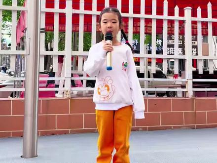“时在小满,幸福满满🌸”。
小满是二十 四节气之一,
夏天的第二个节气。
你们知道关于小满的知识吗✍?