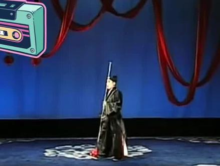 《老回杯记 》表演者:董孝芳。
也是我的老师。给老一辈艺术家点赞👍🏻👍🏻👍🏻👍🏻#弘扬戏曲文化 #青年戏曲传播者