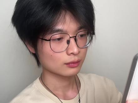 出卖色相都来了。 #抽象 #美食