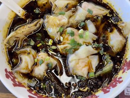 我绝不接受这件事被颠倒黑白 绝不 每次剪视频我都反复静音,因为这段录音无论听到哪儿我都很害怕。
别替我大度了,谢谢。
#短剧 #短剧演员 #短剧女演员 #短剧女演员殴打助理