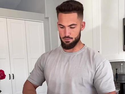 ARXOS百眼巨人燕尾槽版开箱。视频较长,耐心看完。沙色还是好看。
#射箭 #ARXOS #百眼巨人 #开箱 #好物推荐
