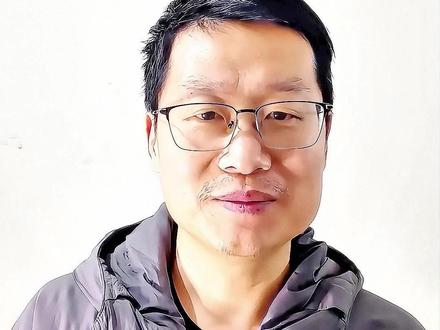 高速隧道堵车秒变演唱会 高速隧道堵车秒变演唱会#正能量 #成年人的情绪出口 #把乡愁藏在歌声里