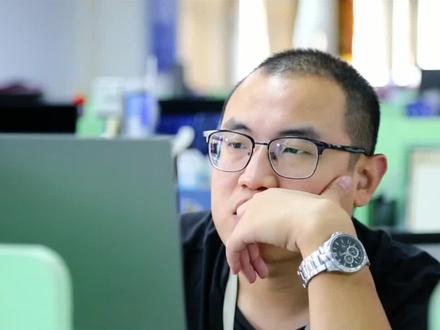 专科毕业的时候,我自卑过迷茫过,19次面试才收到一份offer,努力两年才得到一句认可,但我从没放弃,直到现在我终于坚信,努力的人,终将过上与努力相匹配的生活...加油!