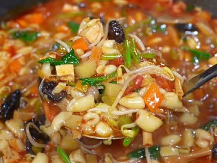 家常美食烩麻食,不知道吃什么的时候就来上一碗,全家人都说好吃!#烩麻食 #陕西美食