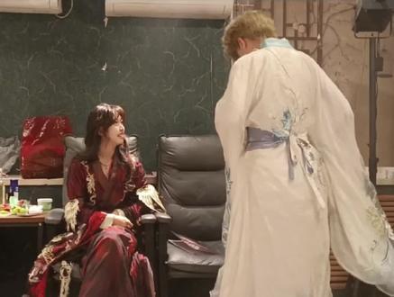 进来看青鸢前期爽玩教程 奖励自己玩100车青鸢
#剧本杀 #剧本杀推荐 #情感本 #贪欢 #剧本杀测评