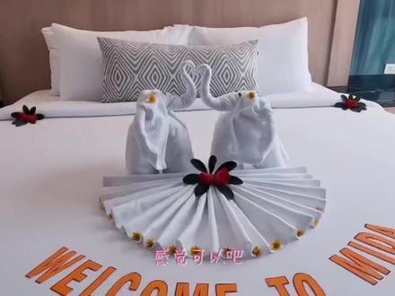 哈哈,到樊霄家里了,这里太搞笑了,普普说感觉可以吧,突然看到双人床上的一对丹顶鹤,普普说这个是不太好,怎么不太好了,我觉得很好🤗云旗说这合适吗?怎么不合适了,绝对合适
#游书朗#樊霄#52