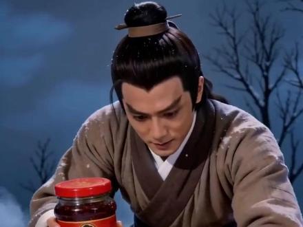 【邵氏武侠】《老干妈报恩记》:因果轮回,枪火无情。 恩公,你可还记得三年前,在雪山上喂过的那瓶老干妈? #武侠 #邵氏 #邵氏电影 #电影感 #即梦ai短片挑战赛