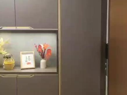 祝自己乔迁之喜,家庭幸福,万事如意。心想事成!