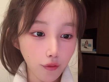 “鹅母高情商回应他不是我的Super Daddy是我喜欢的人 ,分开不是抛弃是缘分到了”#鹅妈妈#直播#鹅蛋