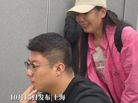 10月15日发布,上海。26岁听障小伙戴上人工耳蜗,开机第一次听到妈妈叫他的名字时,瞬间落泪!#听障男孩嘉文听到声音了