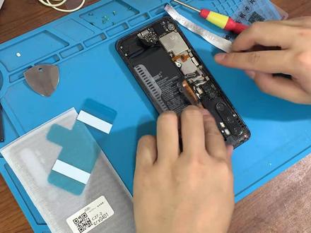 小米CC9PRO换电池教程cc9更换手机内置电板维修拆机换屏幕总成喇叭尾插触摸屏电池教程#手机液晶屏幕总成 #手机液晶屏幕总成 #苹果手机 #修手机 #数码科技 #电子元器件 #拆机 #苹果手机维修 #动力电池 #苹果 #换电池 #小米cc9