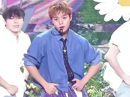 朴志训就这样干一行牛一行!#朴志训#wannaone#弱小英雄 #与王生活的男人 #朴志训获百想最佳新人