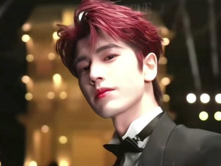 #张凌赫 张凌赫醋王上线:你们到底在看谁? #明星 #霸道 #吃醋