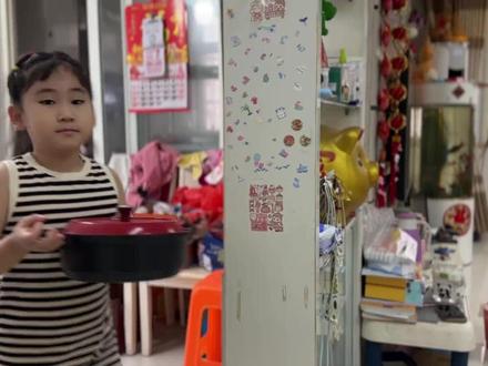 花1000多买两本刮刮乐,第二张就中100元,这运气也太好了