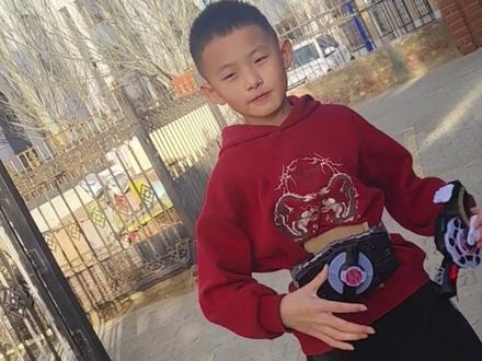 #假面骑士 #剧情 第一集,可能拍的不好 (请勿吐槽)以后会多多改善(怪物有皮套,纯手工制作)骑士戴上帽子和腰带就算了