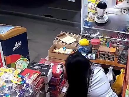 防盗报警用的摄像头怎么看监控回放?插张内存卡就可以~#安防监控 #商铺安防 #西安安防公司 #实体店 #不辜负每一份信任