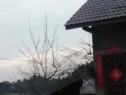 二踢脚把房子炸了个洞,威力太大