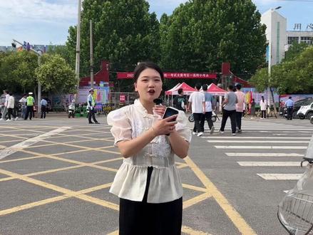 太康一高附小考点,学生们已经开始陆续进场!