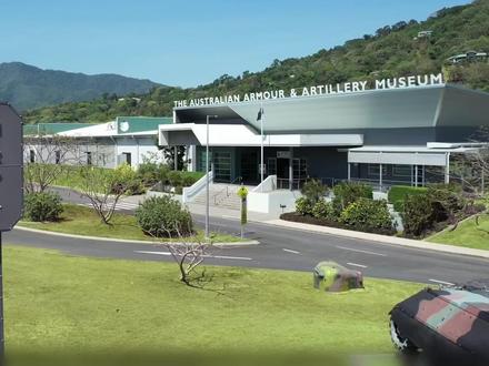 军迷天堂!这家博物馆把二战钢铁巨兽一个个从废铁修活 军迷狂喜!澳大利亚装甲火炮博物馆圣诞高能篇,四大二战硬核修复名场面一次性看够!花一整年修复的 1944 年大众桶车,手工复原的致命哥利亚遥控炸弹,带战场弹孔的猎豹坦克歼击车,还有库尔斯克废墟打捞、被炸成麻花的三号突击炮 G 型,80 年的废铁被硬生生修得满血复活,这才是机械修复的终极浪漫!#二战装甲修复 #哥利亚遥控炸弹 #硬核修复 #澳大利亚装甲火炮博物馆 #创作者扶持计划