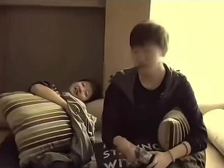 看到世乒赛夺冠后曼昱和莎莎击掌,莎莎主动拥抱了曼昱突然就泪目了,赛后采访相互的肯定,红了眼眶,谁都没掉队,最好的海产姐妹#孙颖莎王曼昱 #王楚钦 #t2小分队