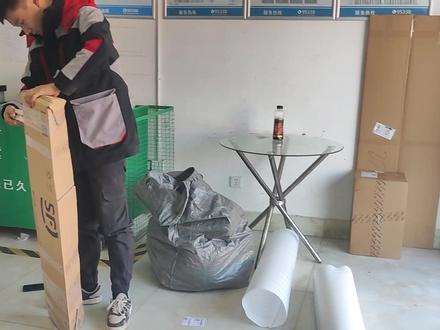 快递小哥日常包件,今天先来个最简单的包装鱼杆教学 #纸箱改造