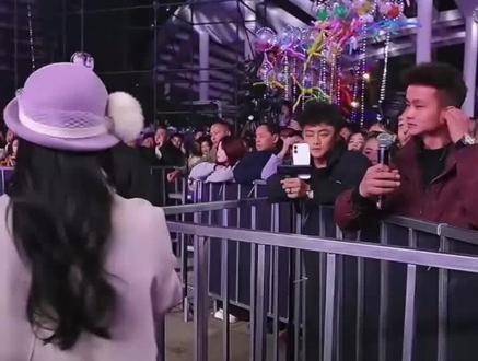 心动一次不容易,希望一直都是你@阿朱💋(26号遵义舞台开幕)3号年货节 @无名哥(易先森