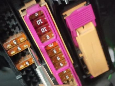 12年奥迪A4L报转向故障U012600转向角传感器无通讯
B1168F1转向角传感器- 同步失败