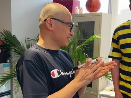 我以为霍指导会选择感情,没想到,作为一名解说员,他走向了理智!难道在他的理智里,辽宁赢不了广东?!#CBA #cba季后赛