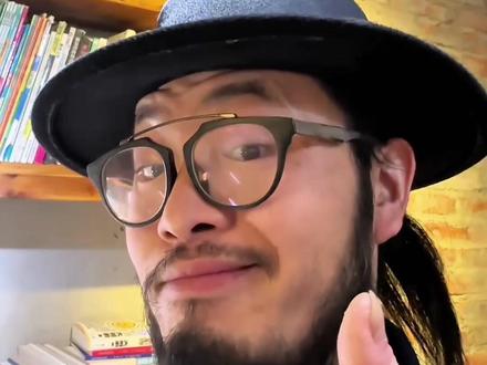 圣诞树🎄怎么画?张老师教你啦~ #生活服务热点中心 #圣诞 #零基础学画画 #画画其实很简单 #画画教程