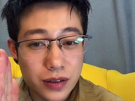 有很多兄弟问我入股该怎么选择 那么好 他来了,我是小鹏 欢迎大家来我的评论区留言#美发 #美发教育 #美发教学 #美发技术分享 #美发培训 #知识分享 #教育 #治愈的沟通 #教育培训 #招生 #美容美发 #教育培训机构 #美发人 #发型师