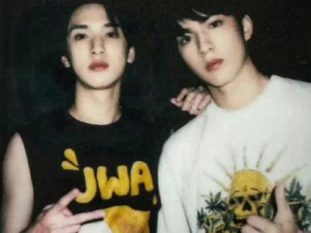 绛皓驳色05
#文严文#文严#万喜#捡手机#聊天记录