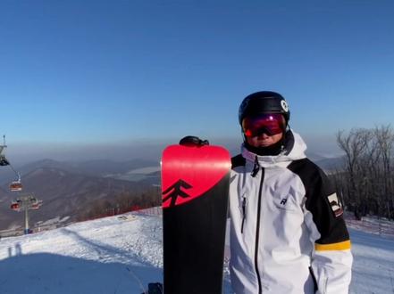 翔哥给大家介绍他的选择:Gray Desperado Type-R@单板滑雪翔子Gray收徒 #graysnowboards #单板滑雪 #刻滑 #三亿人上冰雪 @DOU+小助手