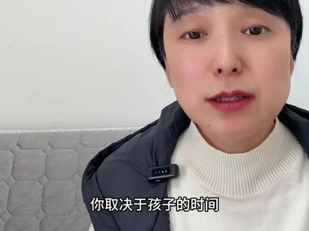给大家回答一下,关于小学成语诵读的一些问题,是大家问得特别多的,我都做了解答,也把成语词典的封面放出来了,大家可以自行选择,小智小学诵读成语时,并未读词义,只诵读了成语,大家参考一下#妈妈必读#高效学习