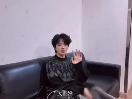 王橹杰的红包惩罚#王橹杰#陈思罕#官俊臣#族综@DOU+上热门