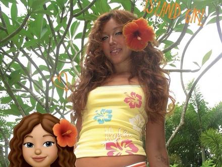 手把手教你制作萌出响屁的emoji头像 我把自己所有头上戴花的照片都做成了emoji头像
教程:先⏬ roboneo免费
第1️⃣步输入咒语:
学习苹果iOS 系统表情符号风格,将照片中的人生成为此风格的3D贴纸头像。模仿形体,脸型,肤色、五官表情。图中人物面部装饰,发型以及发饰,服装,配饰、表情、姿势保持一致。背景白底,只要完整人物,确保最终图像看起来像官方的iOS表情符号贴纸。
第2️⃣步:
在原相机相册长按复制 到ins粘贴保存就可以啦
⚠️毕竟是ai 如果效果不满意可以让它改图 每次只能同时选择两张照片生成 未操作完毕尽量不要切换后台 容易导致失败
#p图教程 #emoji #roboneo #头像 #ins