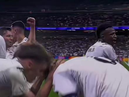 “皇萨仁去了英超,英超其他球队争四就可以了”#皇马#巴萨#拜仁#实况足球手游#易球成名计划