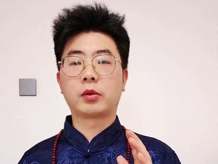 刚贴的对联,掉了以后怎么处理,能不能重新再贴上呢?#传统习俗 #贴春联