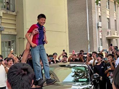 给好徒儿送车 #赛车 #赛车手 #平常心