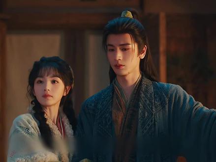 田作之赫为了吓退夜闯宅院的渣男,竟头脑一热亲吻对方,不久便举行婚礼,成为了合法夫妻#逐玉 #田曦薇 #张凌赫 #逐玉谢征