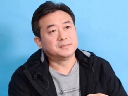 青铜纹样小课堂开课啦~
青铜器上的装饰纹样在各个时期都有不同的特点,一共可以分为哪几个时期呢?#知识 #青铜器